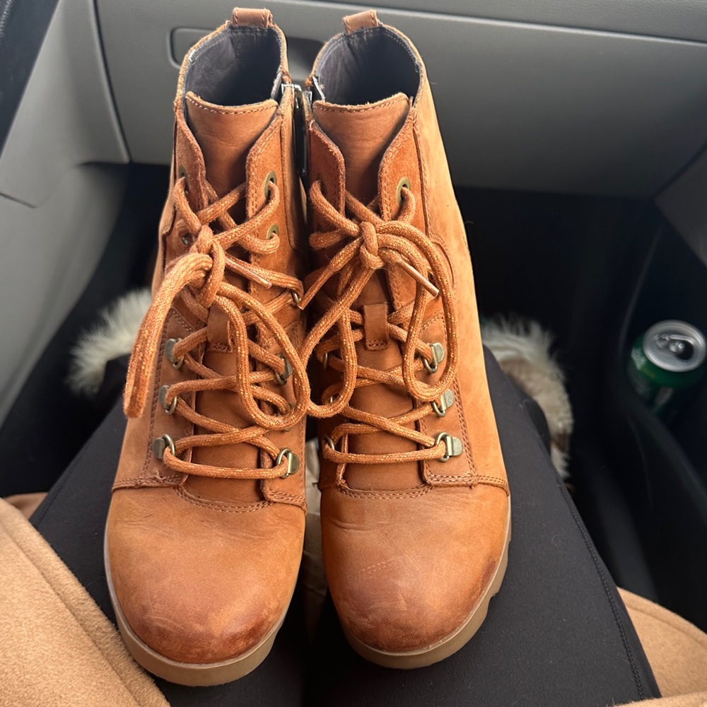 Sorel Women's Brown Lace-Up Boots
